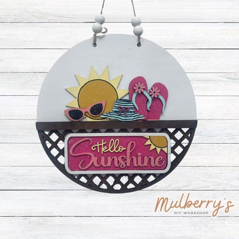 Welcome family and friends with our interchangeable lattice round door hanger! Simply swap out inserts to match the different holidays and seasons!
It's approximately 10.5" in diameter.
Includes: Lattice Round Door Hanger with Summer Inserts. Additional inserts are available to purchase.
